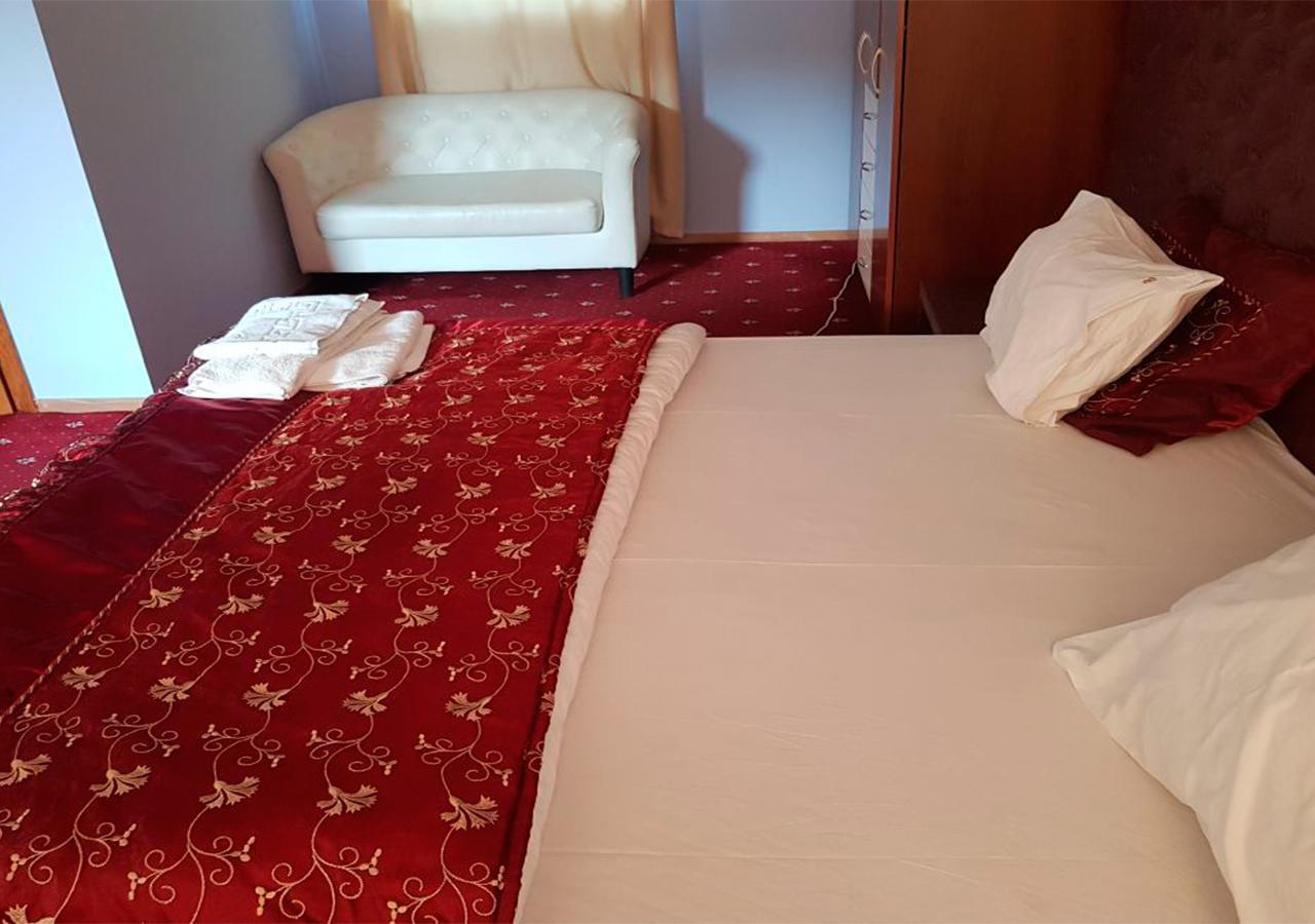 Emperum Nelson Hotel Chişinau Exteriör bild
